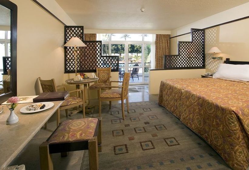 Cataract Pyramids Resort