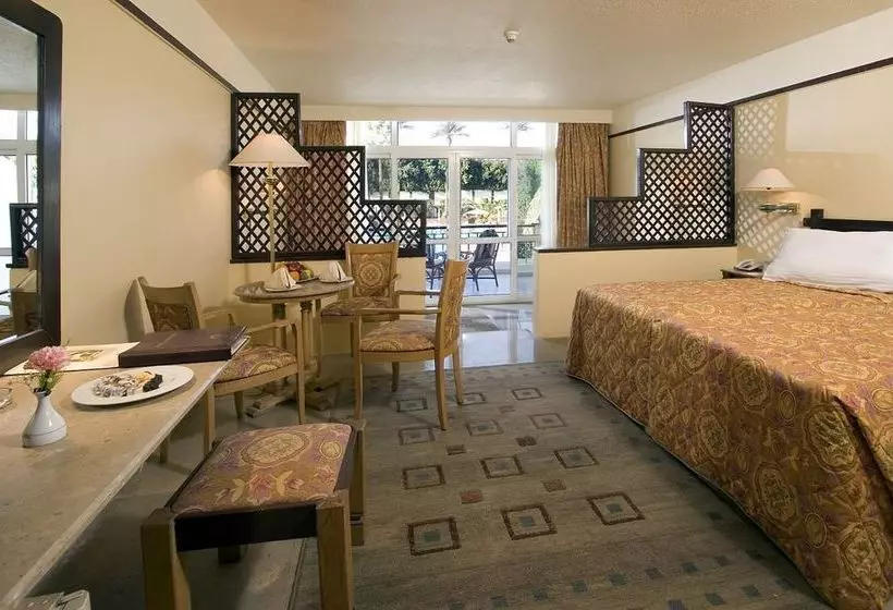 Cataract Pyramids Resort