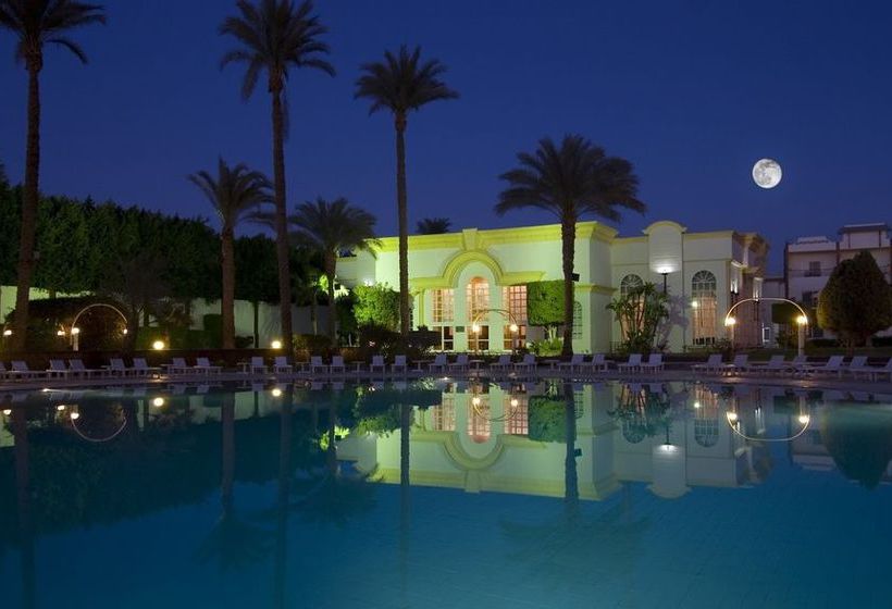 Cataract Pyramids Resort