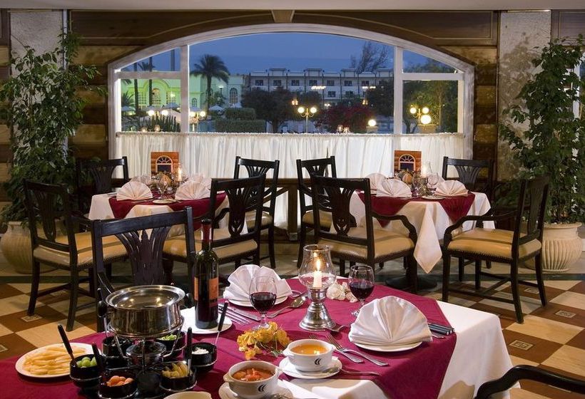 Cataract Pyramids Resort