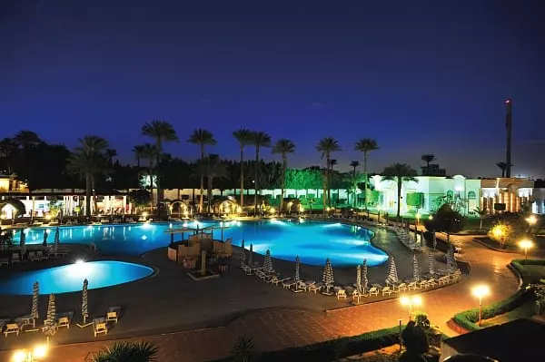 Cataract Pyramids Resort