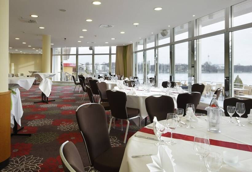 هتل Courtyard By Marriott Hannover Maschsee