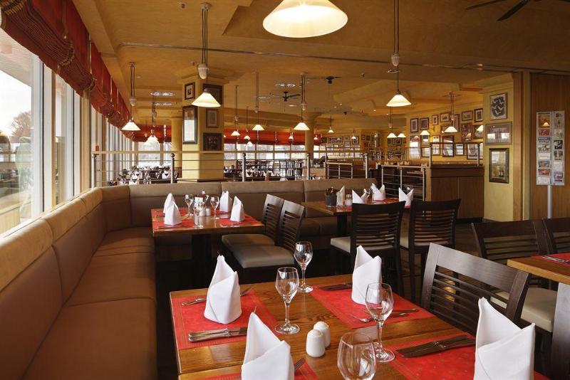 هتل Courtyard By Marriott Hannover Maschsee