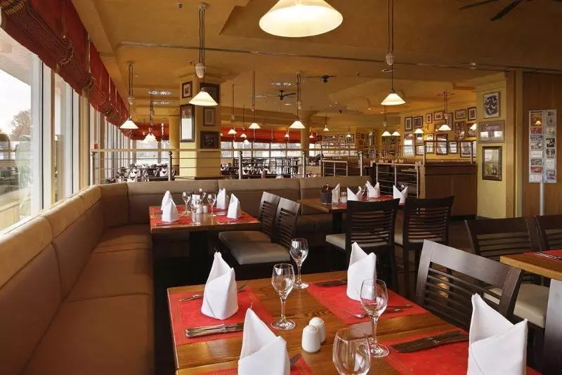 Отель Courtyard By Marriott Hannover Maschsee