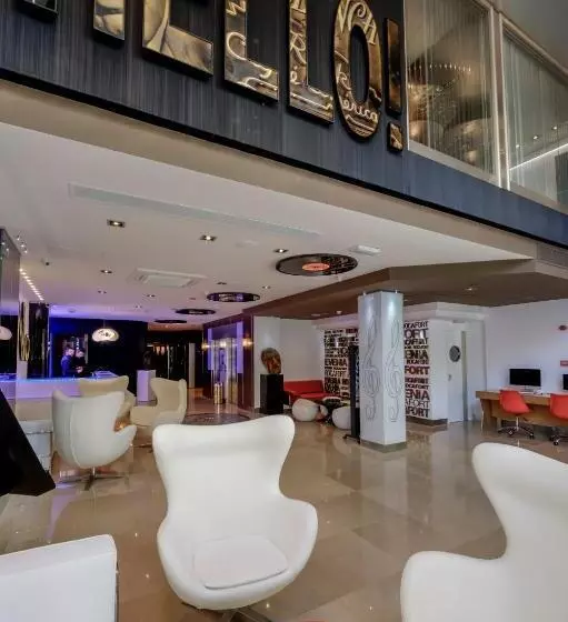 Отель Evenia Rocafort