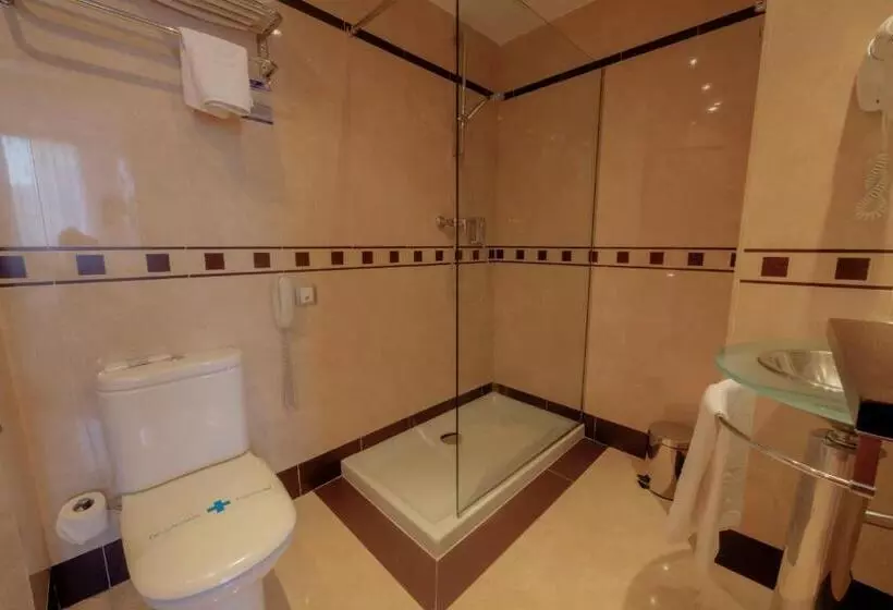 Отель Evenia Rocafort