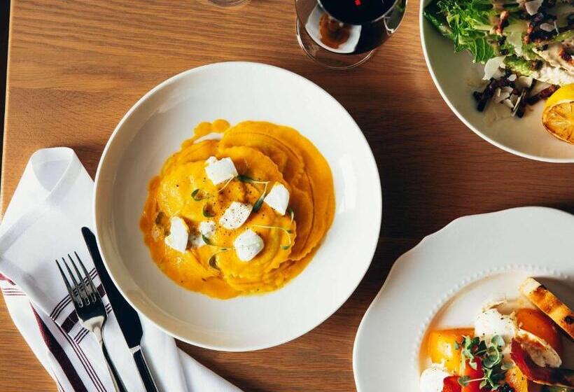 Отель Fairmont Tremblant