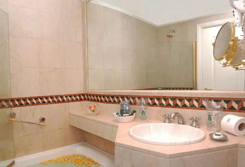 호텔 Howard Johnson By Wyndham 9 De Julio Avenue