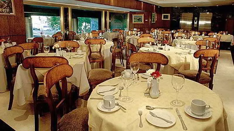 호텔 Howard Johnson By Wyndham 9 De Julio Avenue