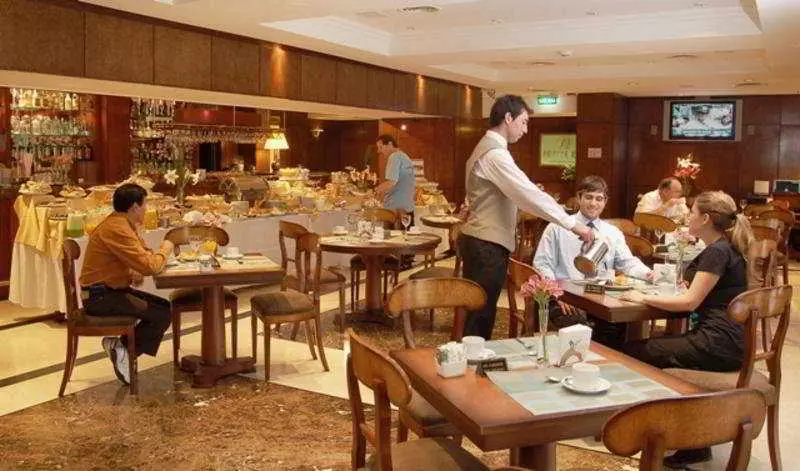 호텔 Howard Johnson By Wyndham 9 De Julio Avenue