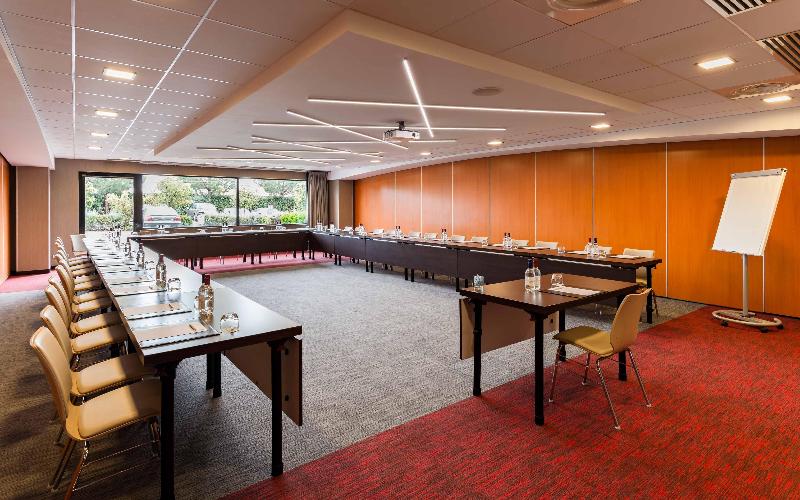 هتل Holiday Inn Toulouse Airport, An Ihg