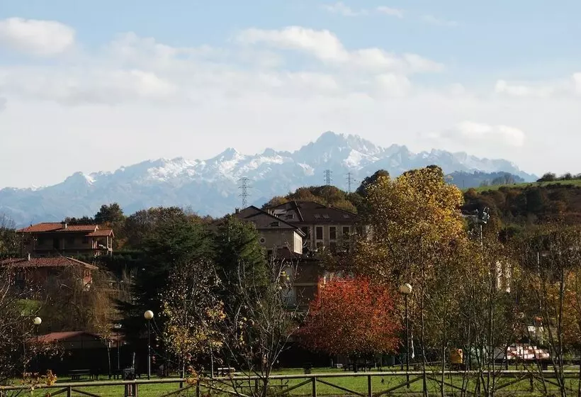 호텔 Acebos Arriondas