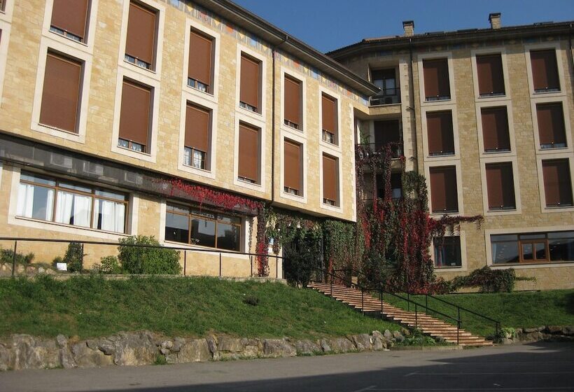 Hotel Acebos Arriondas