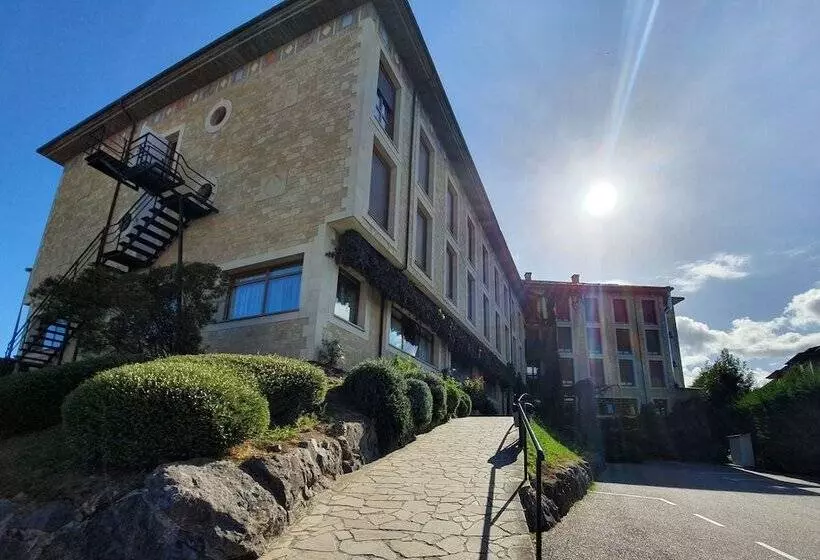 호텔 Acebos Arriondas