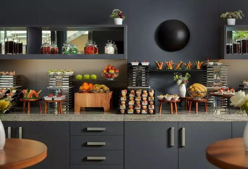 Отель NH Collection Heidelberg