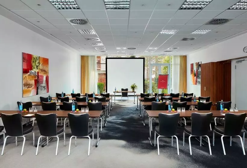 Отель NH Collection Heidelberg