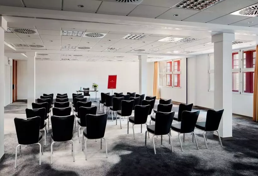 Отель NH Collection Heidelberg