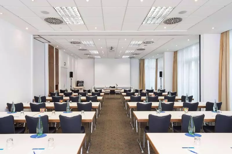 Отель NH Collection Heidelberg