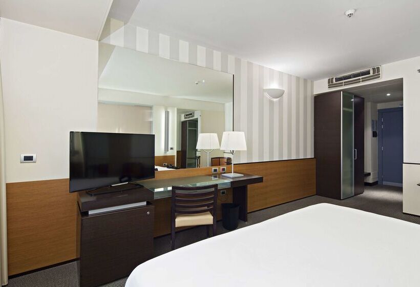 Otel NH Venezia Laguna Palace