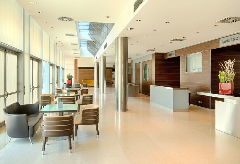 Otel NH Venezia Laguna Palace