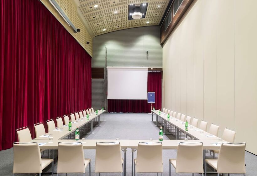 Otel NH Venezia Laguna Palace