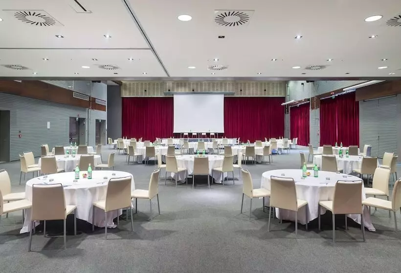 Szálloda NH Venezia Laguna Palace