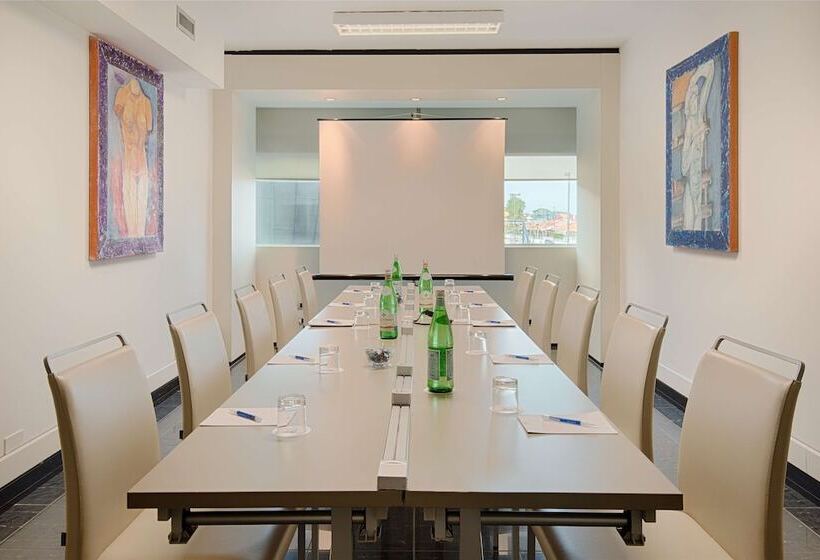 Otel NH Venezia Laguna Palace