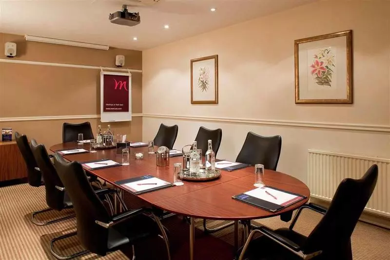 فندق Woughton House