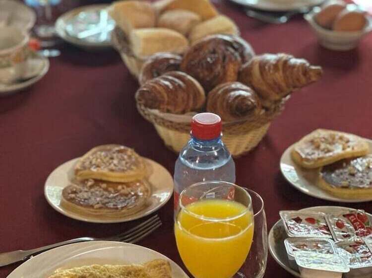 ホテル Ourida Urban