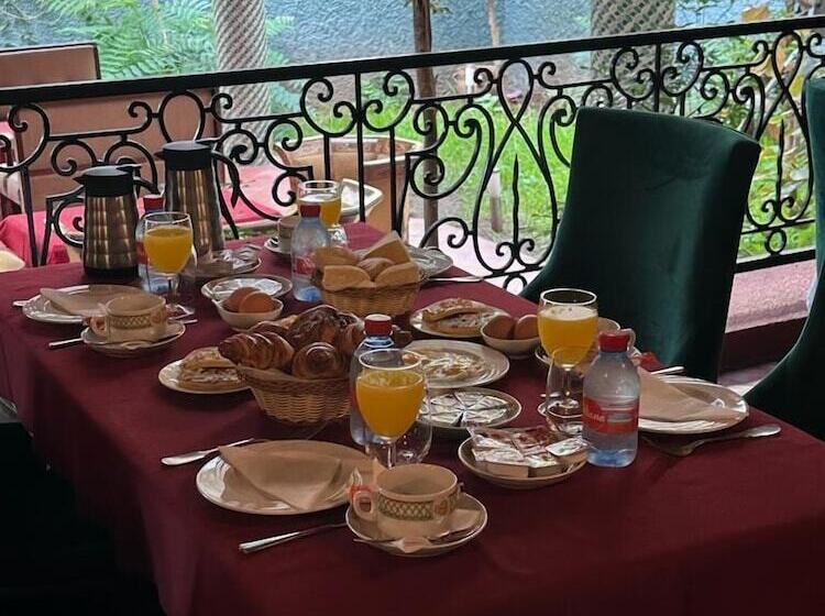 ホテル Ourida Urban