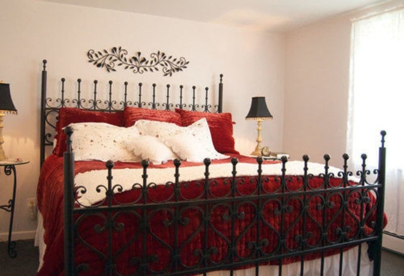 Filigree Inn Bed & Breakfast