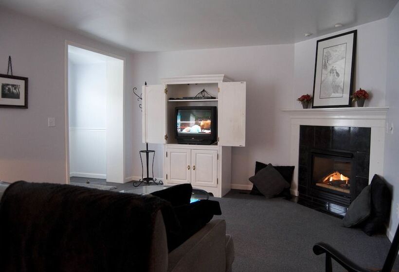 Filigree Inn Bed & Breakfast