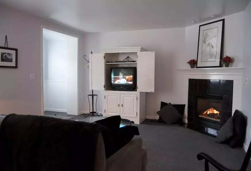 Filigree Inn Bed & Breakfast