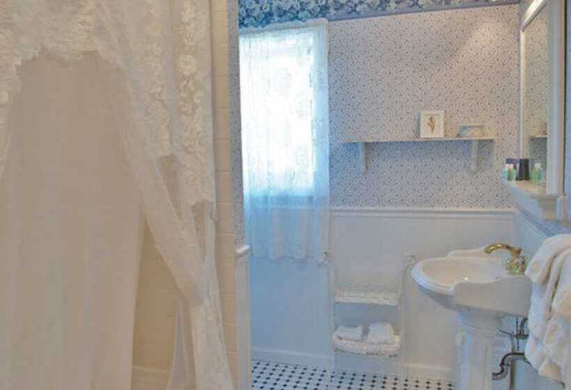 Filigree Inn Bed & Breakfast