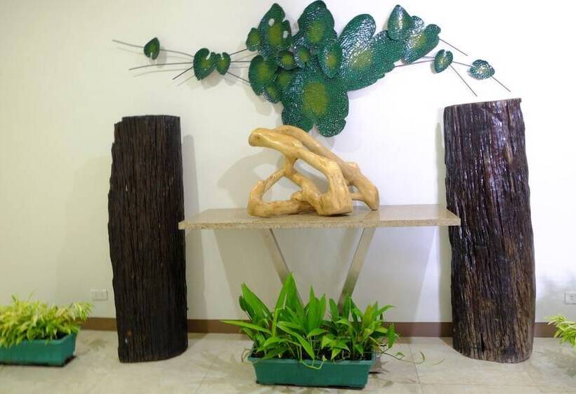 هتل Casitas Verde