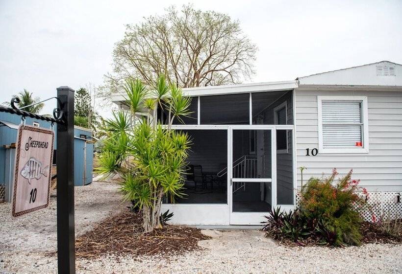 בית מלון כפרי Chokoloskee Island Park And Marina