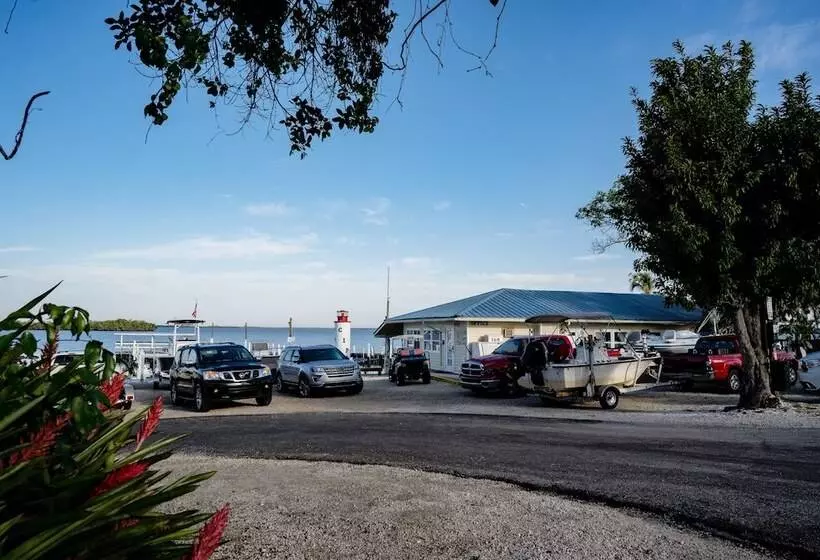 ホテル Chokoloskee Island Park And Marina