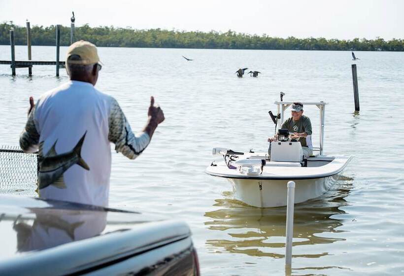 בית מלון כפרי Chokoloskee Island Park And Marina