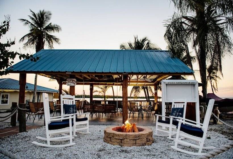 בית מלון כפרי Chokoloskee Island Park And Marina