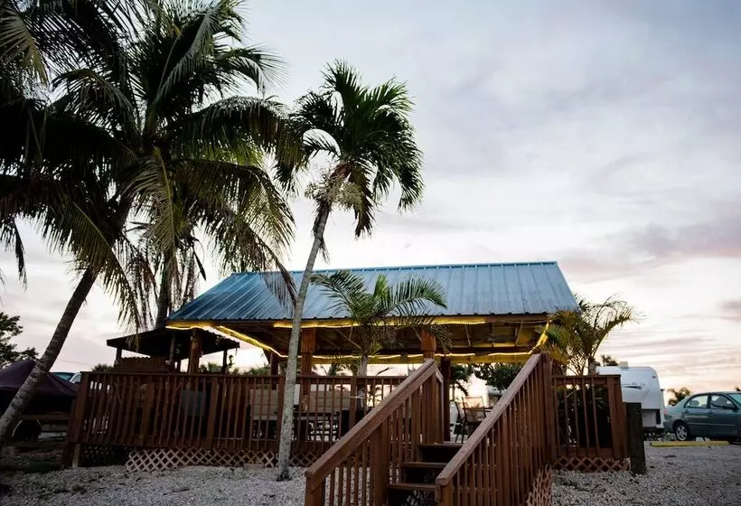 ホテル Chokoloskee Island Park And Marina
