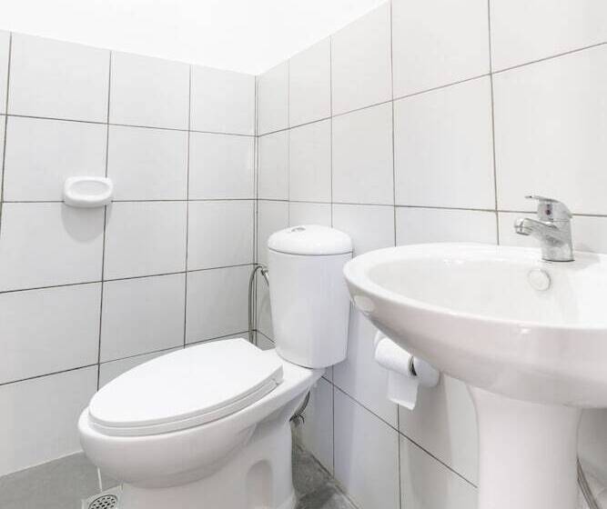 فندق Treasure Point Bataan By Oyo Rooms