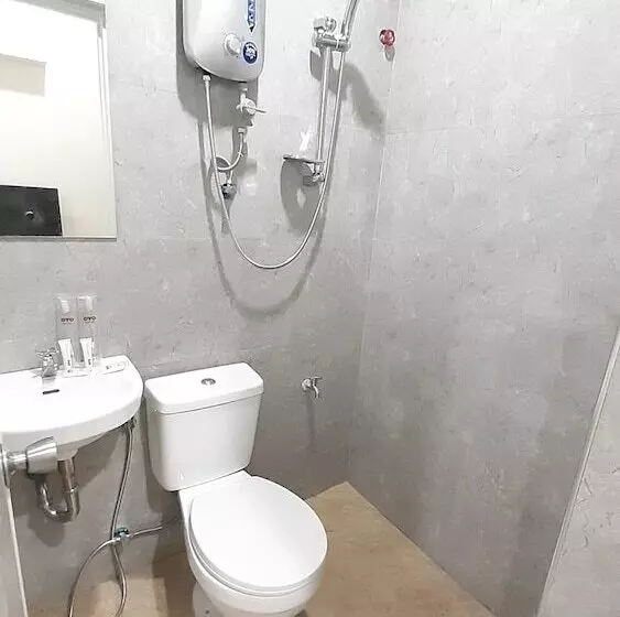 Jrjf Hotel By Oyo Rooms