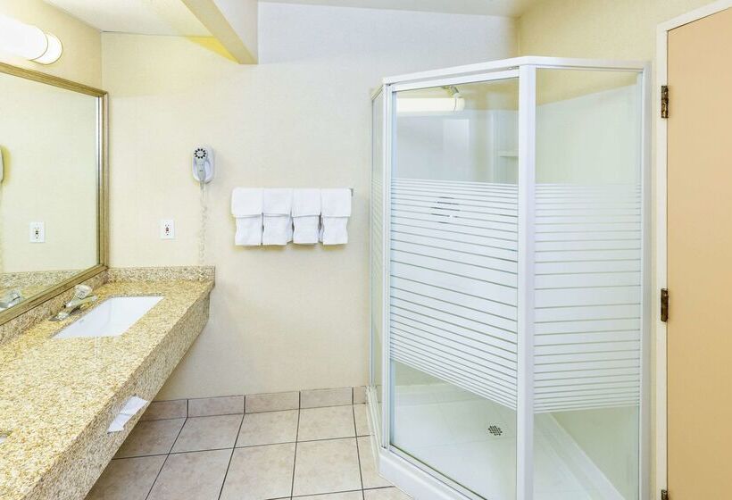 فندق Comfort Inn & Suites