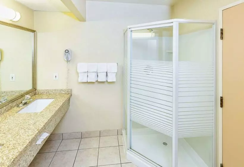 בית מלון כפרי Comfort Inn & Suites