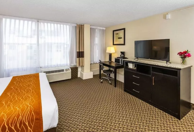 בית מלון כפרי Comfort Inn & Suites