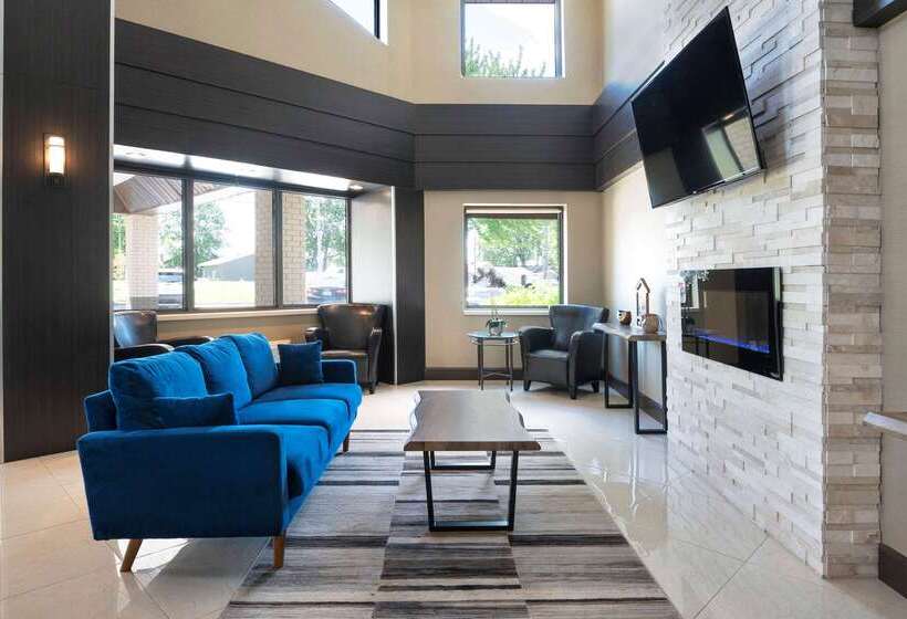 هتل Comfort Inn Lakeshore