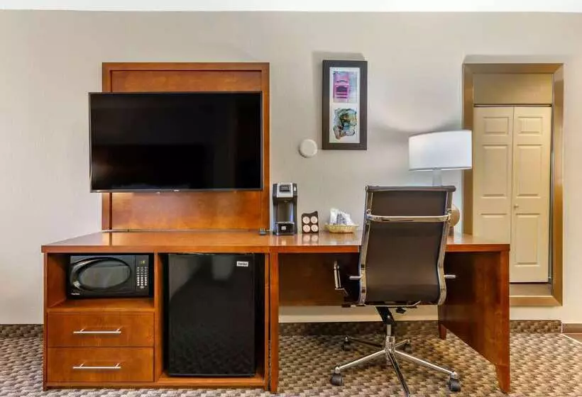 בית מלון כפרי Comfort Suites Phoenix Airport