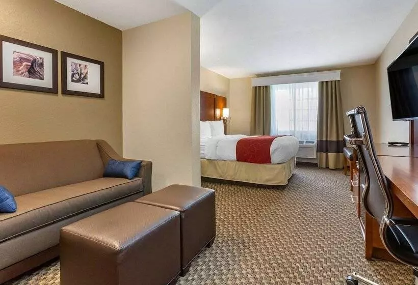 בית מלון כפרי Comfort Suites Phoenix Airport