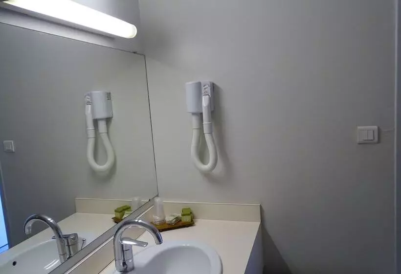 Отель Du Cheval Blanc