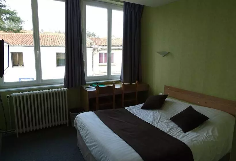 Отель Du Cheval Blanc